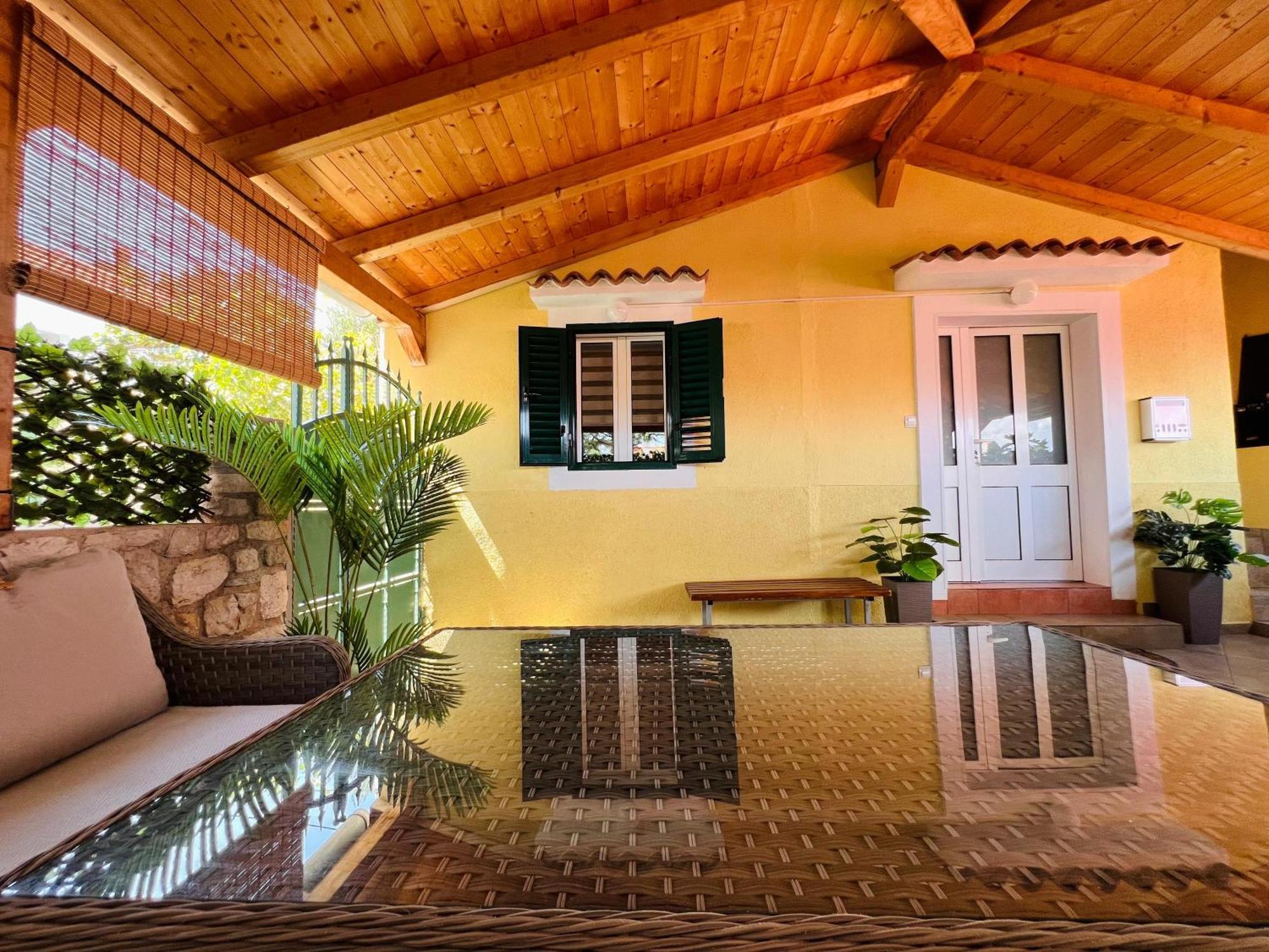 Apartman Gabriela Mali Losinj Exterior photo